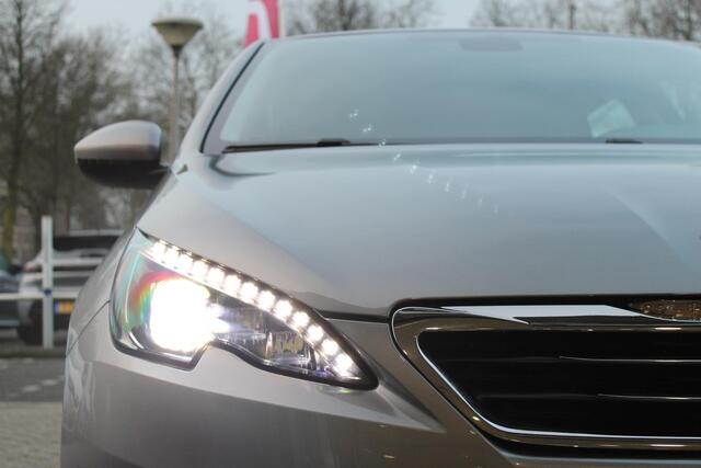 Peugeot 308 1.2 110PK ALLURE | NAVIGATIE | PARKEER SENSOREN VOOR EN ACHTER | FULL LED KOPLAMPEN | LICHTMETALEN VELGEN | ALL SEASON BANDEN | CLIMATE CONTROL | CRUISE CONTROL |
