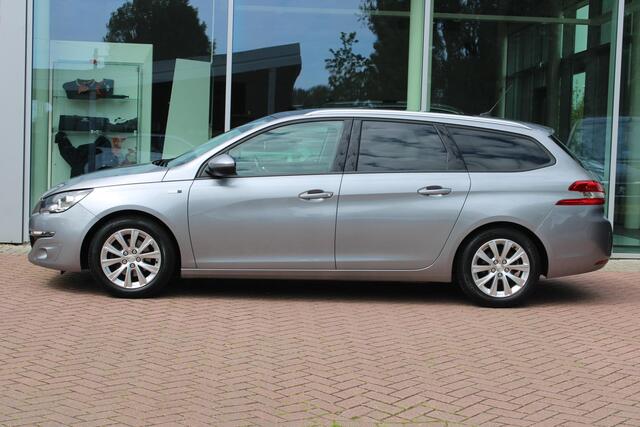 Peugeot 308 SW 1.2 PureTech Style PANORAMADAK - TREKHAAK