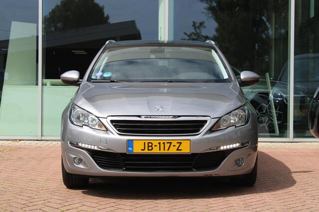 Peugeot 308 SW 1.2 PureTech Style PANORAMADAK - TREKHAAK