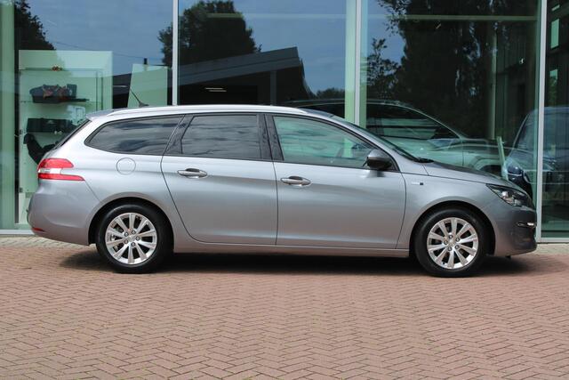 Peugeot 308 SW 1.2 PureTech Style PANORAMADAK - TREKHAAK
