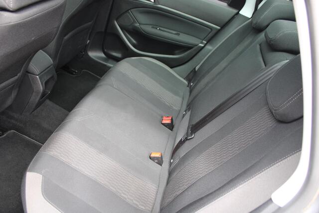 Peugeot 308 SW 1.2 PureTech Style PANORAMADAK - TREKHAAK