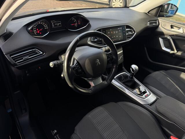 Peugeot 308 SW 1.2 PureTech Blue Lease Premium | Trekhaak | Panoramadak | Rijklaar + 12 Maand BOVAG Garantie