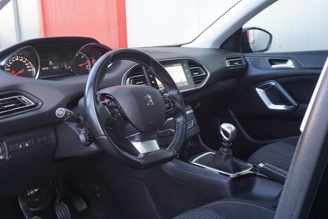 Peugeot 308 SW 1.5 BlueHDi Blue Lease Executive | Panoramadak | Camera | Navigatie | Cruise Control | Origineel NL |