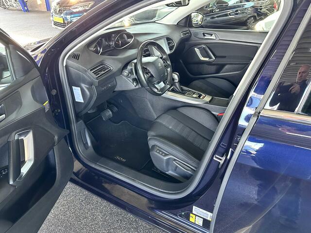 Peugeot 308 1.2 PureTech Allure Panoramadak | Massage stoelen | Navi | Camera | NAP.