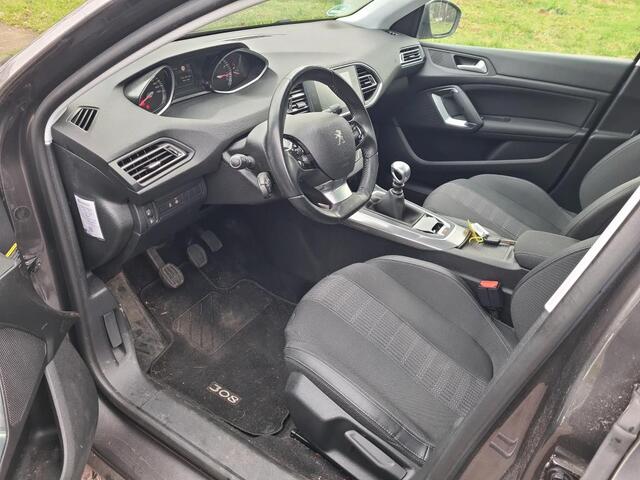Peugeot 308 SW 1.2 PureTech Allure NL AUTO | PANO | HALF LEDER | CARPLAY |