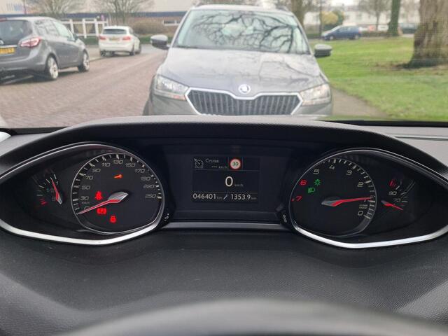 Peugeot 308 SW 1.2 PureTech Allure NL AUTO | PANO | HALF LEDER | CARPLAY |