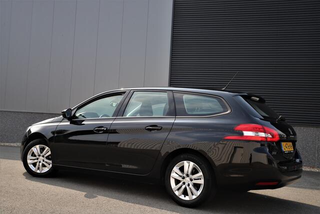 Peugeot 308 SW 1.2 110pk/ H6/ Virtual Cockpit/LED/Carplay/2021