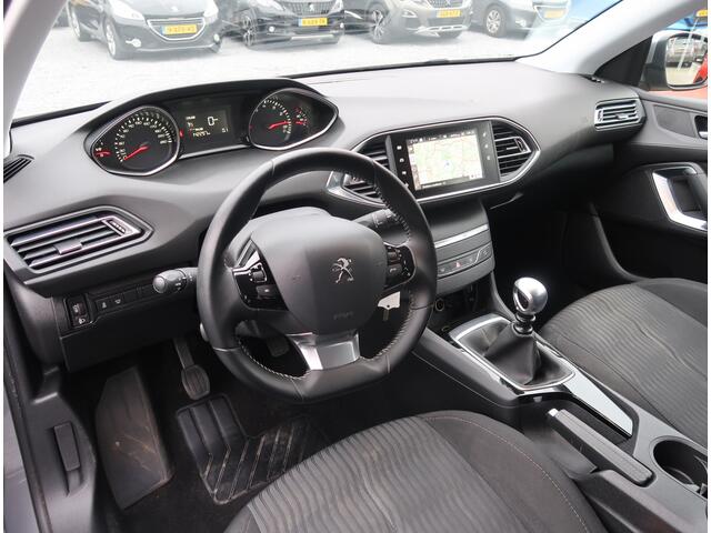 Peugeot 308 SW 130 pk benzine * Navigatie * Trekhaak * Parkeersensoren * Vingerhoets; Vierde Generatie Eersteklas Service !