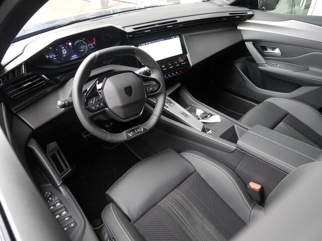 Peugeot 308 1.2 Hybrid 136 e-DCS6 GT | nieuwe auto | Alcantara | Stoel en stuurverwarming | Navigatie | 18" lichtmetalen velgen | 360 graden camera | Full led | Keyless entry & start