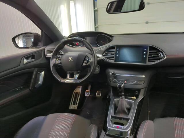 Peugeot 308 1.2 PureTech GT-line Panoramadak Airco|ECC Navi Carplay PDC VA + Camera Full LED Trekhaak