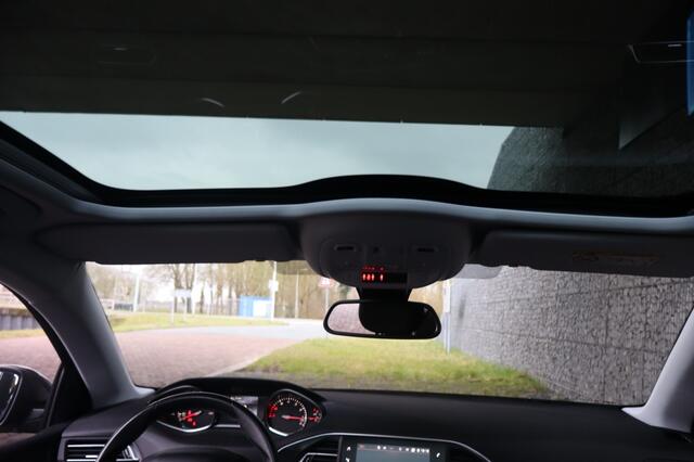 Peugeot 308 1.2 PureT.Blue | Geen import | Navi | Pano Dak