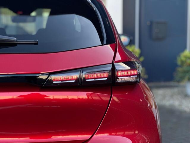 Peugeot 308 1.2 Hybrid 136pk e-DCS6 Allure | Adaptive Cruise Control | 360 Parkeercamera | Climate Control | Draadloze telefoonlader | Apple Carplay/Android Auto | DAB | Navigatie | Keyless Entry/Start |