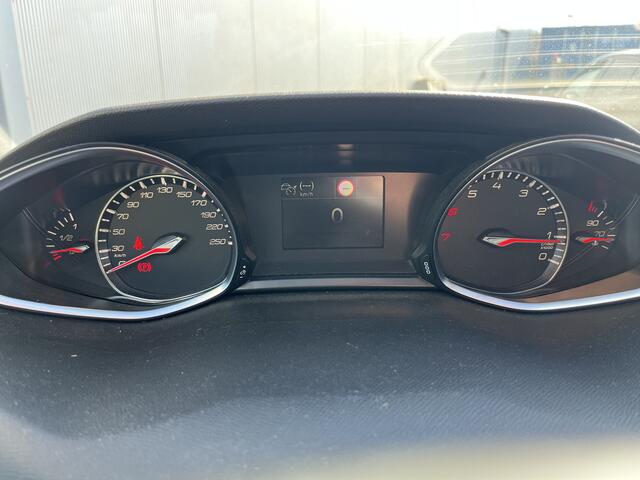 Peugeot 308 SW 1.2 PureTech Tech Edition | Nieuw Binnen! | Pano | Navi | Camera