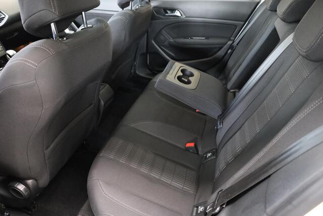 Peugeot 308 1.2 PureTech Allure CAMERA PANO TREKHAAK 2xPDC DAB FULL-LED NAVI CRUISE CLIMA KEYLESS