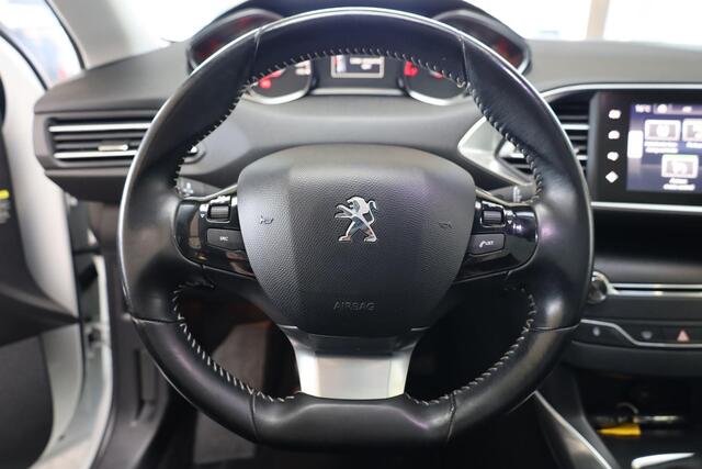 Peugeot 308 1.2 PureTech Allure CAMERA PANO TREKHAAK 2xPDC DAB FULL-LED NAVI CRUISE CLIMA KEYLESS