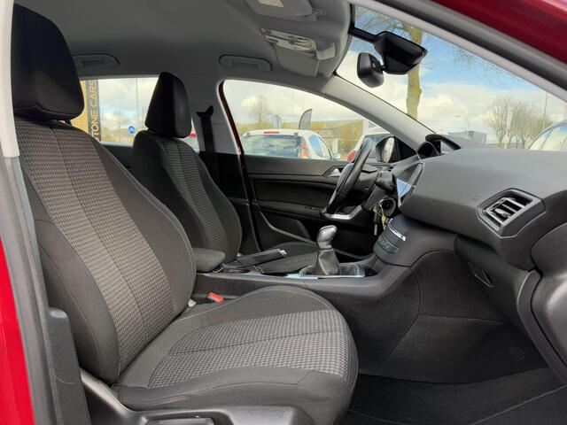 Peugeot 308 1.2 PureTech Active 1e Eigenaar,Navi,Clima,Cruise,Trekhaak,Nieuwe Distributie,Lmv,110pk,Dealer Onderhouden,Apk tot 02-2026