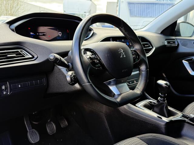 Peugeot 308 BWJ 10-2020 | 111 PK Active Pack CLIMA / TREKHAAK / VIRTUAL COCKPIT / NAVI / LMV / APPLE CARPLAY
