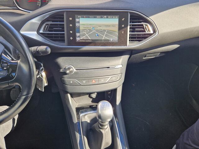 Peugeot 308 SW 1.2 PureTech Style | Nieuw Binnen! | Navi | Cruise | Trekhaak