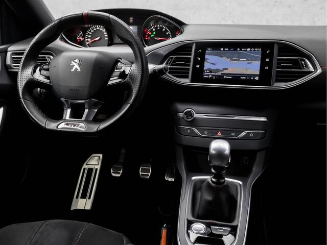 Peugeot 308 1.6 e-THP GTi 270 Sport 272Pk (PANORAMADAK, APPLE CARPLAY, NAVIGATIE, KEYLESS, LEDER/ALCANTARA, SPORTSTOELEN, DENON AUDIO, ZWART HEMEL, GETINT GLAS, PARKEERSENSOREN, NIEUWSTAAT)