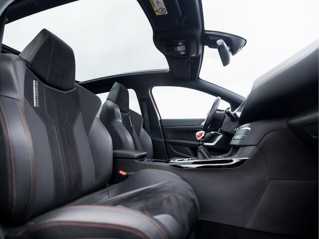 Peugeot 308 1.6 e-THP GTi 270 Sport 272Pk (PANORAMADAK, APPLE CARPLAY, NAVIGATIE, KEYLESS, LEDER/ALCANTARA, SPORTSTOELEN, DENON AUDIO, ZWART HEMEL, GETINT GLAS, PARKEERSENSOREN, NIEUWSTAAT)