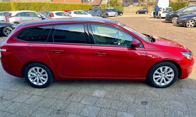 Peugeot 308 1.2 PURETECH STYLE 131PK