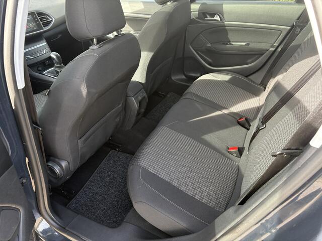 Peugeot 308 SW 1.2 PureTech Blue Lease Executive / NAVI / AIRCO / CRUISE / PANORAMADAK / 135dkm! NAP!