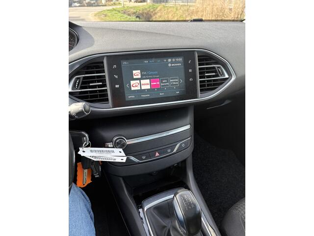 Peugeot 308 SW 1.2 PureTech Blue Lease Executive / NAVI / AIRCO / CRUISE / PANORAMADAK / 135dkm! NAP!