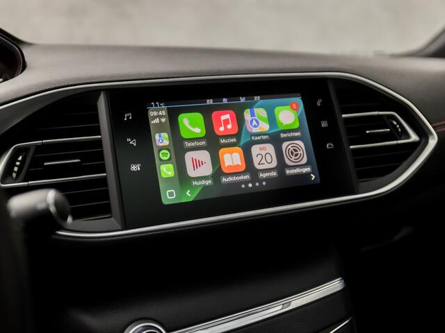 Peugeot 308 SW 1.2 PureTech GT-line Automaat (PANORAMADAK, APPLE CARPLAY, GROOT NAVI, 360 CAMERA, ADAPTIVE CRUISE, LEDER, SPORTSTOELEN, KEYLESS, DENON AUDIO, LED KOPLAMPEN, DAB+, ZWART HEMEL, NIEUWSTAAT)