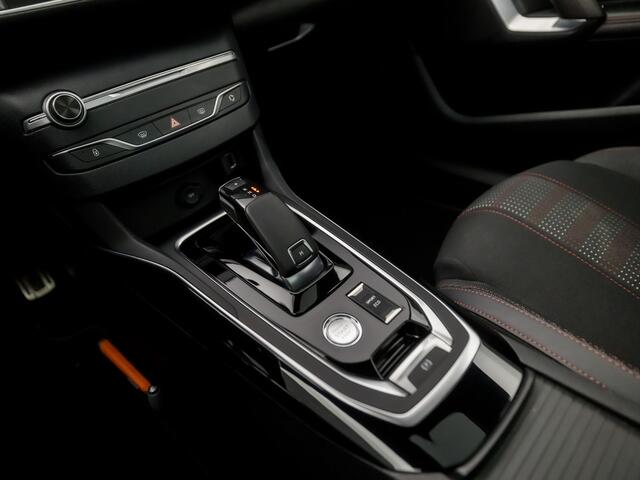 Peugeot 308 SW 1.2 PureTech GT-line Automaat (PANORAMADAK, APPLE CARPLAY, GROOT NAVI, 360 CAMERA, ADAPTIVE CRUISE, LEDER, SPORTSTOELEN, KEYLESS, DENON AUDIO, LED KOPLAMPEN, DAB+, ZWART HEMEL, NIEUWSTAAT)