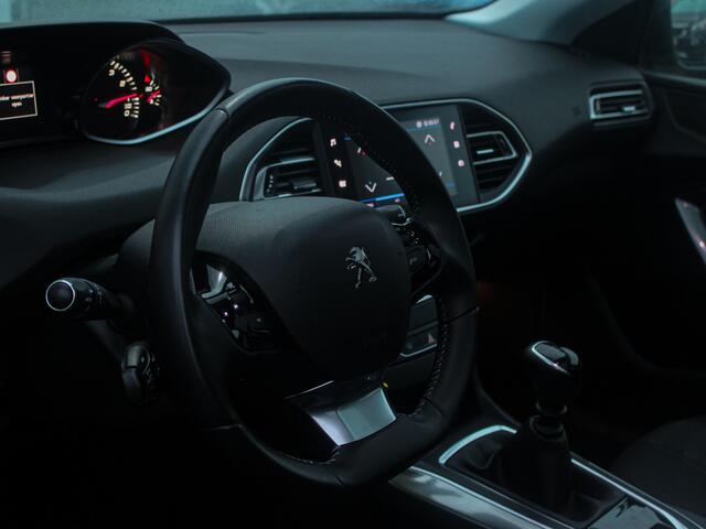 Peugeot 308 1.2 PureTech Allure Avantage NL AUTO | PANO | VELGEN | PDC |