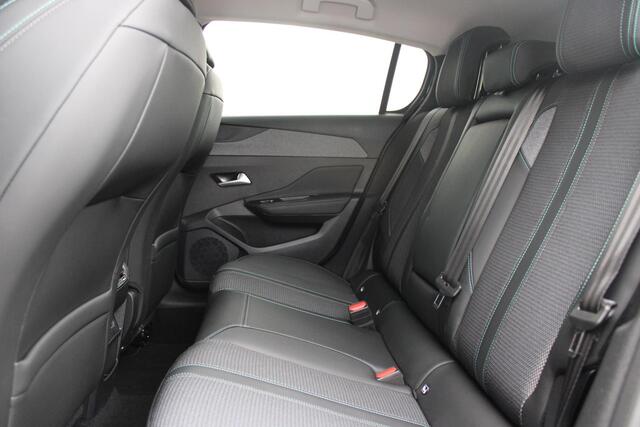 Peugeot 308 1.6 HYbrid 180PK AUTOMAAT ALLURE PACK BUSINESS | DODEHOEK BEWAKING | NAVIGATIE | 360°C CAMERA | LED KOPLAMPEN | CLIMATE CONTROL | KEYLESS ENTRY/START | DRAADLOZE TELEFOON LADER | DRAADLOZE APPLE CARPLAY/ANDROID AUTO | DODEHOEK BEWAKING |