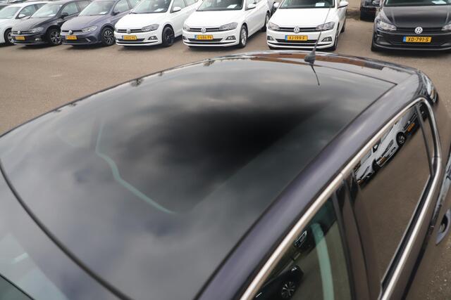 Peugeot 308 1.5 BlueHDi Blue Lease Premium 131PK Panoramadak Keyless Full LED Navigatie Achteruitrijcamera Clima Cruise Carplay Android 16 inch LMV