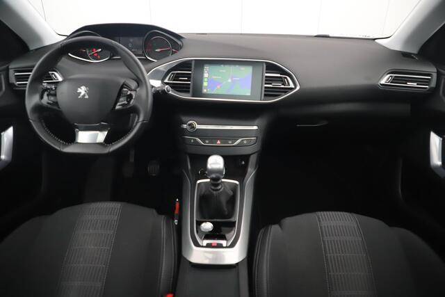Peugeot 308 1.5 BlueHDi Blue Lease Premium 131PK Panoramadak Keyless Full LED Navigatie Achteruitrijcamera Clima Cruise Carplay Android 16 inch LMV
