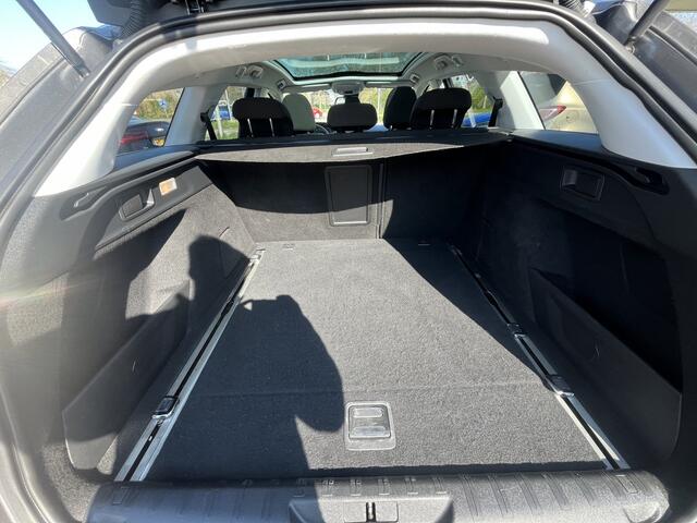 Peugeot 308 SW 110pk Blue Lease Pack Panodak Navi Cruise Trekhaak Pdc Nap