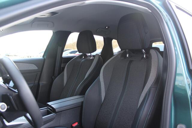Peugeot 308 SW 1.2 130PK AUTOMAAT ALLURE | ACHTERUITRIJ CAMERA | 17" LICHTMETALEN VELGEN | LED KOPLAMPEN | STOEL VERWARMING | CRUISE CONTROL | DAB+ RADIO | DRAADLOZE APPLE CARPLAY/ANDROID AUTO | NAVIGATIE |