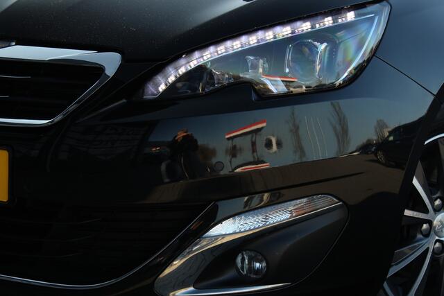 Peugeot 308 1.2 PureTech Allure | incl. 12 maanden garantie | 1e eigenaar | LED | DAB+ | Parkeersensoren voor en achter | Cruise control | Navigatie | Achteruitrijcamera | 100% onderhouden | Panoramadak | Climate control | 16" velgen | Isofix | Origineel NL auto | Di