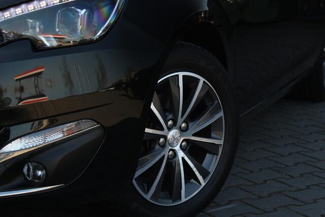 Peugeot 308 1.2 PureTech Allure | incl. 12 maanden garantie | 1e eigenaar | LED | DAB+ | Parkeersensoren voor en achter | Cruise control | Navigatie | Achteruitrijcamera | 100% onderhouden | Panoramadak | Climate control | 16" velgen | Isofix | Origineel NL auto | Di