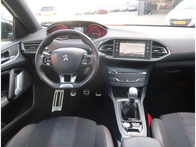 Peugeot 308 130 Pk Benzine * GT-line * Super Sportief * Black Pack * Navigatie * Panoramadak * Denon Geluid * 1/2 Leder Interieur * DAB Radio * Achteruitrij Camera * Zwarte Hemelbekleding * Adaptive Cruise Control * Keyless Entry & Start Button * Vingerhoets: Vierde 