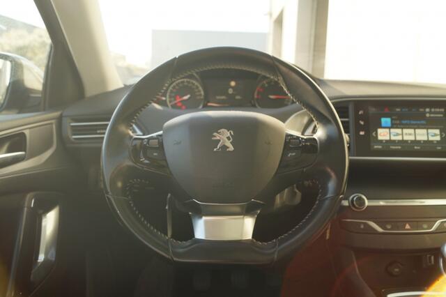 Peugeot 308 SW 1.2 PureTech Executive -PANO-ECC-PDC-