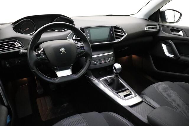 Peugeot 308 SW 1.2 PureTech Allure 130pk | Panoramadak | Navigatie | Climate Control | Trekhaak