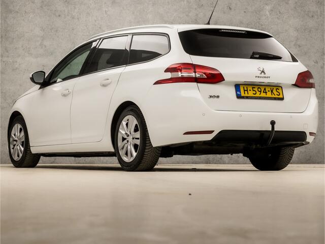 Peugeot 308 SW 1.2 PureTech Sport (PANORAMADAK, APPLE CARPLAY, GROOT NAVI, LEDER, SPORTSTOELEN, GETINT GLAS, DAB+, CRUISE, TREKHAAK, NIEUWE APK, NIEUWSTAAT)
