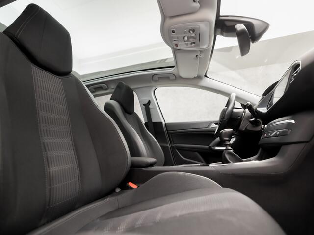 Peugeot 308 SW 1.2 PureTech Sport (PANORAMADAK, APPLE CARPLAY, GROOT NAVI, LEDER, SPORTSTOELEN, GETINT GLAS, DAB+, CRUISE, TREKHAAK, NIEUWE APK, NIEUWSTAAT)