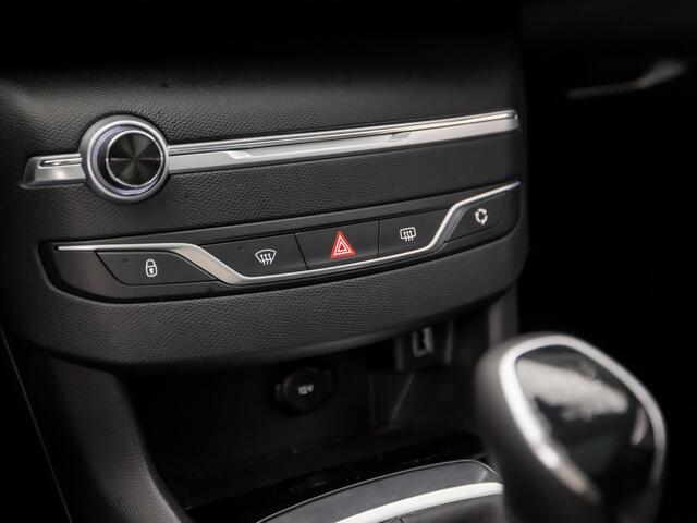 Peugeot 308 SW 1.2 PureTech Sport (PANORAMADAK, APPLE CARPLAY, GROOT NAVI, LEDER, SPORTSTOELEN, GETINT GLAS, DAB+, CRUISE, TREKHAAK, NIEUWE APK, NIEUWSTAAT)