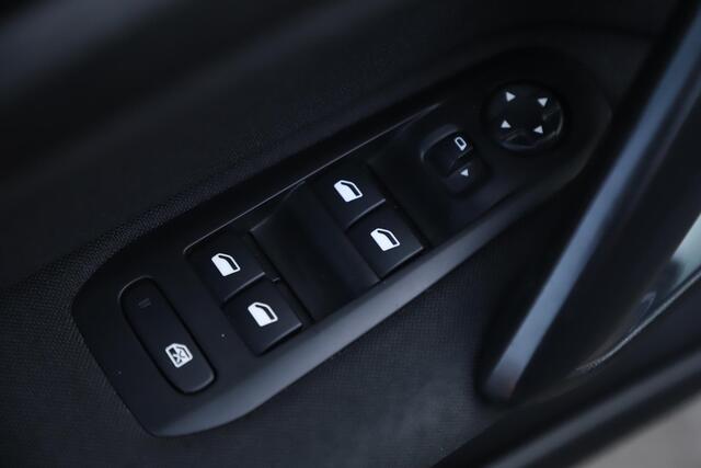 Peugeot 308 1.5 BlueHDi Blue Lease 131PK Navigatie Carplay Android Bluetooth Airco Cruise Control