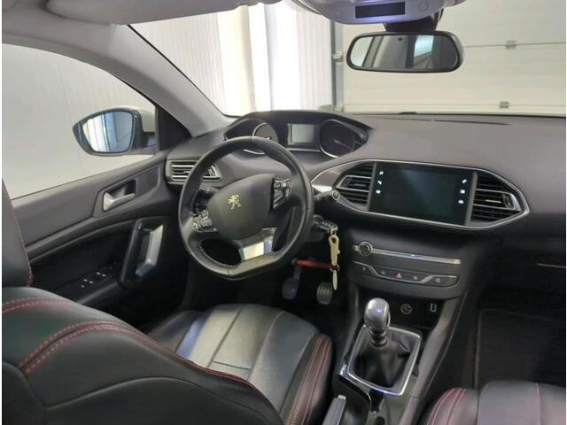 Peugeot 308 SW 1.5 HDi Blue Lease Executive / Panoramadak / Leder / Navigatie / *Distributie bij 93.903KM vervangen*