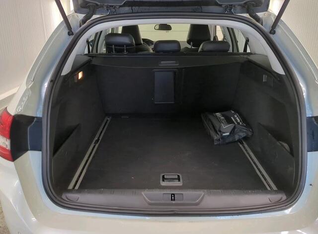 Peugeot 308 SW 1.5 HDi Blue Lease Executive / Panoramadak / Leder / Navigatie / *Distributie bij 93.903KM vervangen*