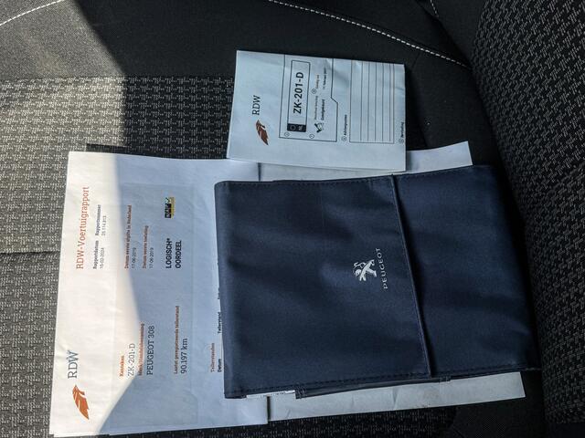 Peugeot 308 1.2 PureTech Blue Lease Prijs Inclusief Onderhoud & 12 Maand BOVAG Garantie | Trekhaak | Navigatie |
