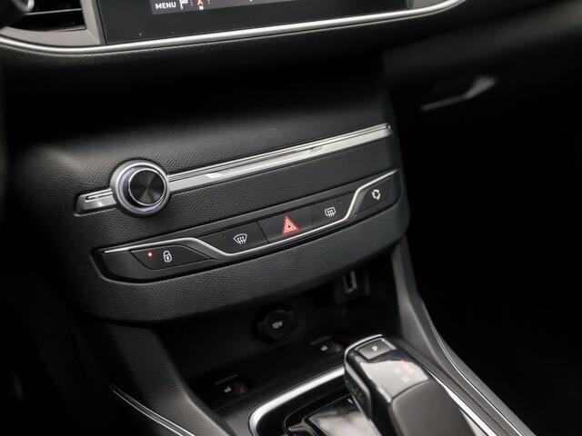 Peugeot 308 SW 1.2 PureTech Sport Deluxe Automaat (PANORAMADAK, APPLE CARPLAY, GROOT NAVI, 360 CAMERA, STOELVERWARMING, LEDER, GETINT GLAS, MASSAGE, DAB+, NIEUWE APK, NIEUWSTAAT)
