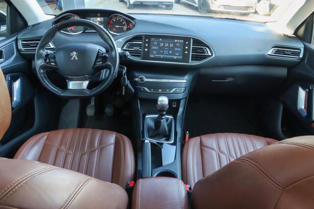 Peugeot 308 SW 1.2 PureTech Executive | Panodak | Leer |