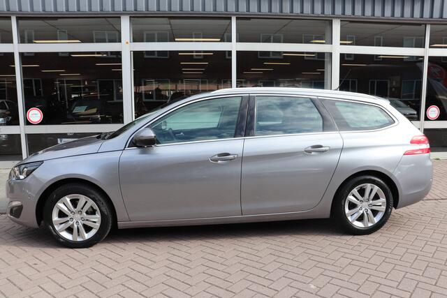 Peugeot 308 SW 1.2 PureTech Allure Automaat. Panoramadak, trekhaak.